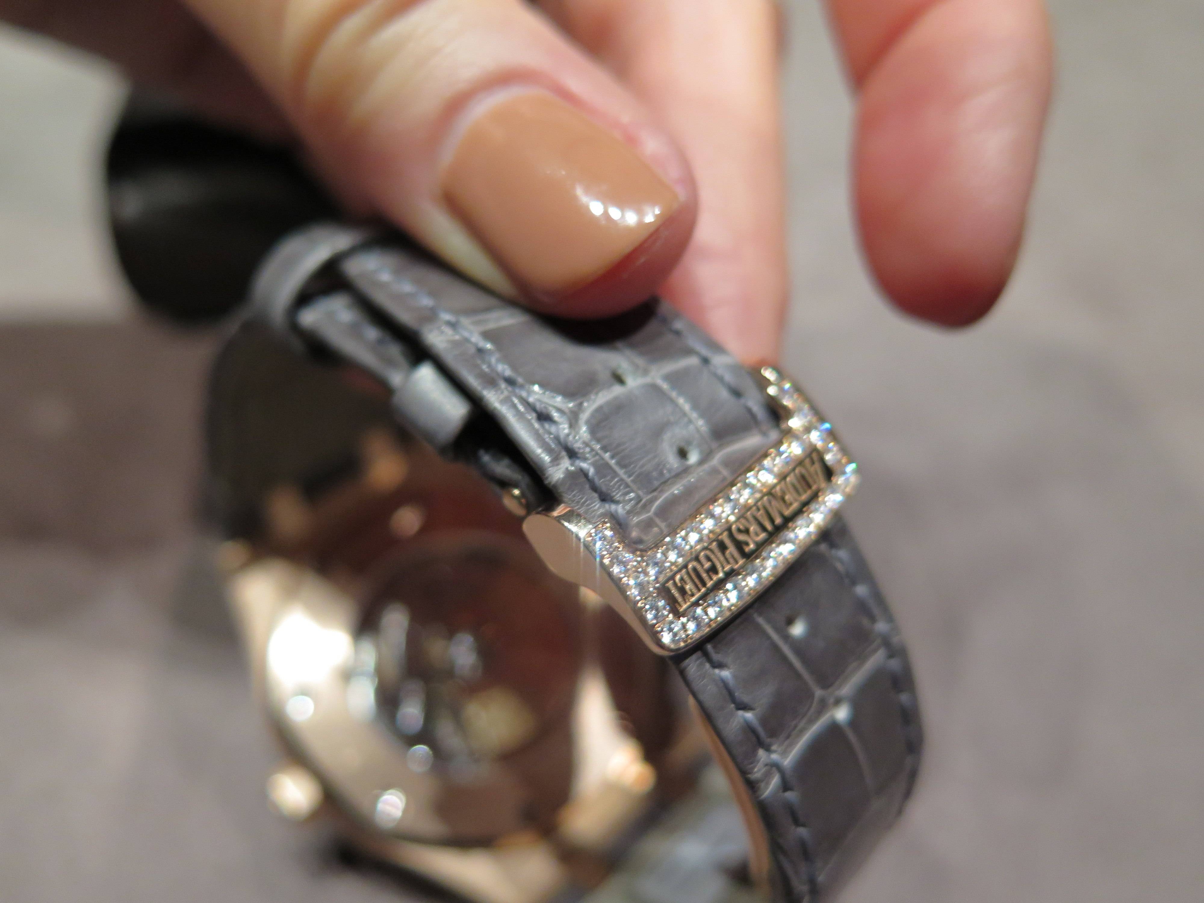 ap folding clasp