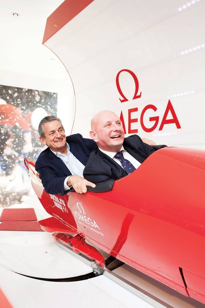 Bobsleigh_experts_at_the_OMEGA_Pavilion_1