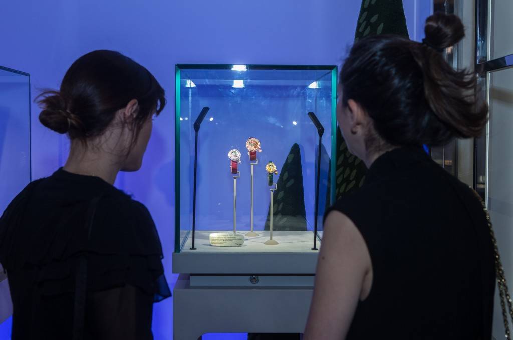 Van Cleef & Arpels Hosts The Poetry of Time™ Exhibition In Dubai 1
