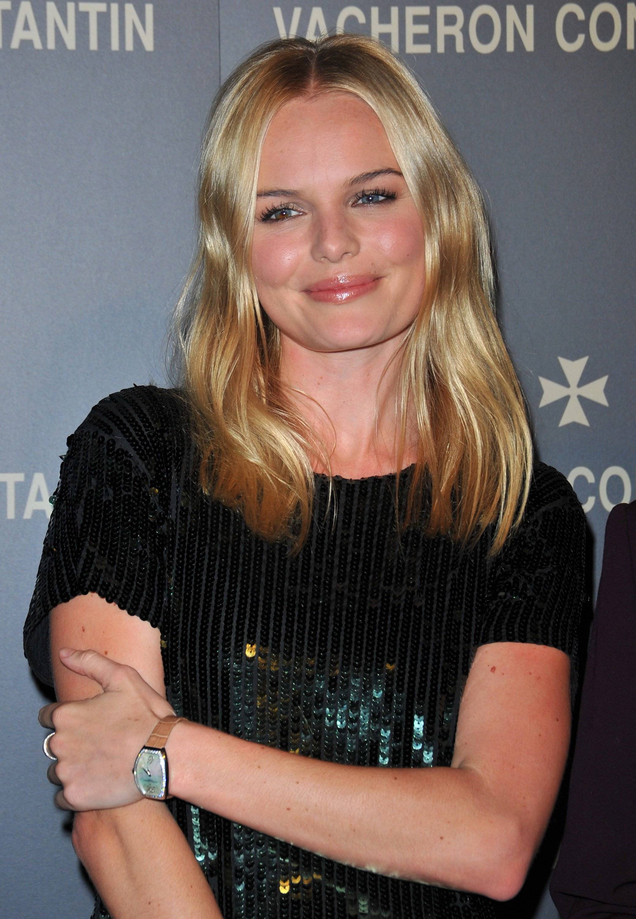 Kate Bosworth Arriving at Heathrow June 1, 2009 – Star Style
