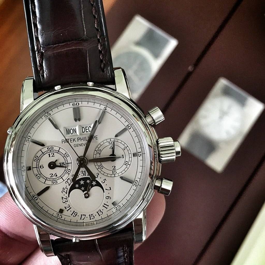 Clever Investments The Patek Philippe 5004