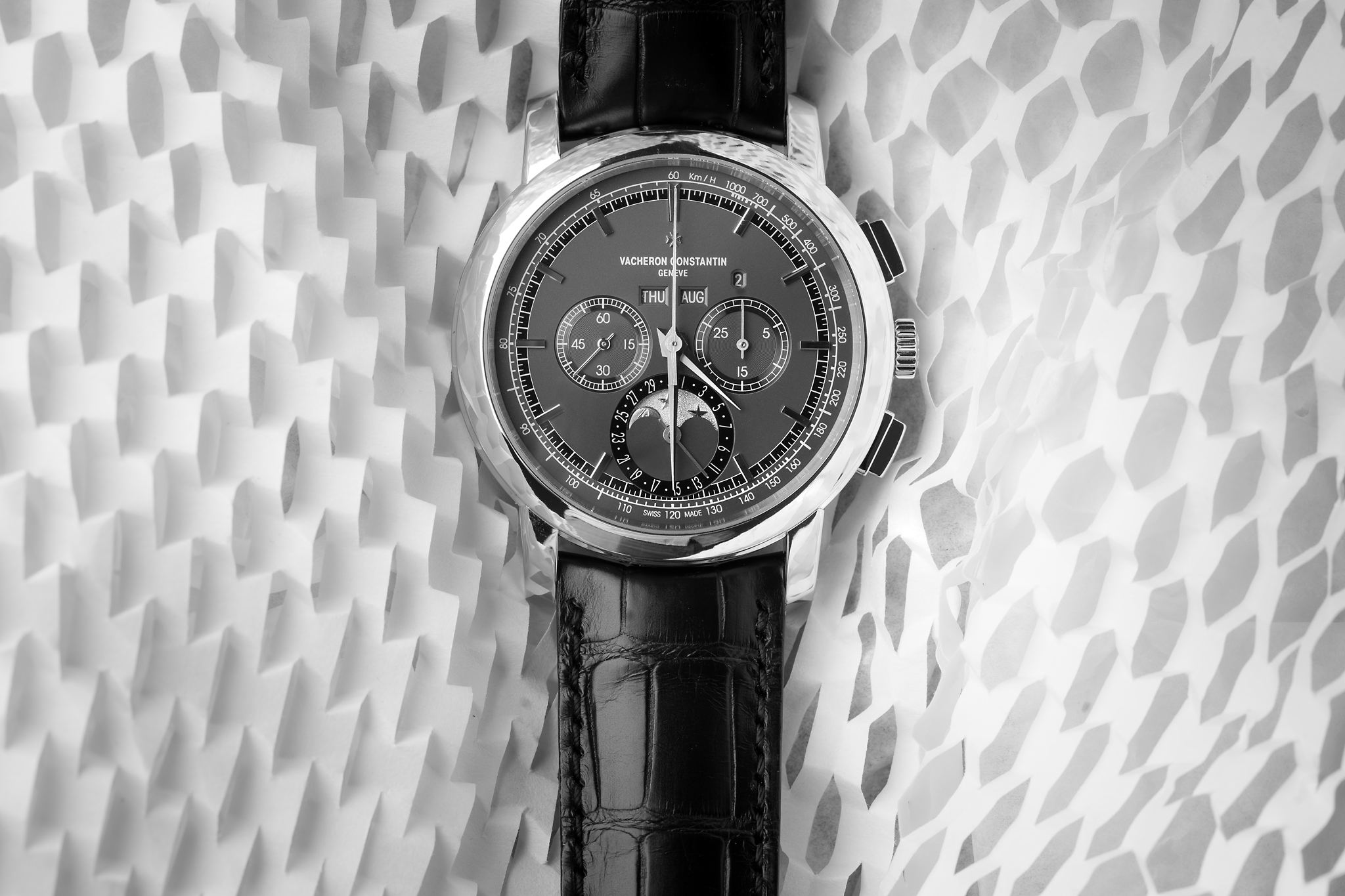Vacheron Constantin Continues its Traditionnelle Line with Chrono Perpetual Calendar