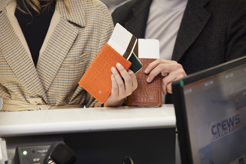 Hadoro Paris Releases Passport Cover Powered by Chipolo™