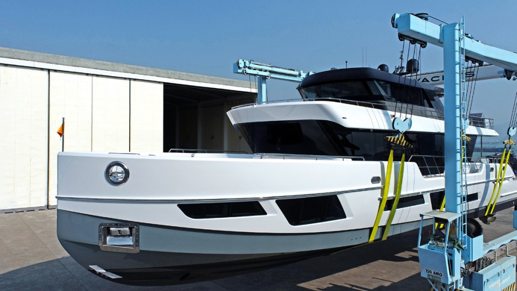 CL Yachts SAV CLX96