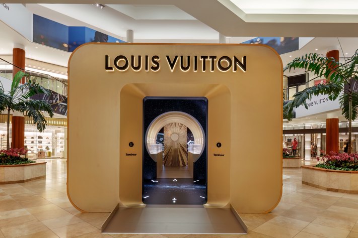 Louis Vuitton Tambour Twenty Archives - Luxury Watch Trends 2018 -  Baselworld SIHH Watch News